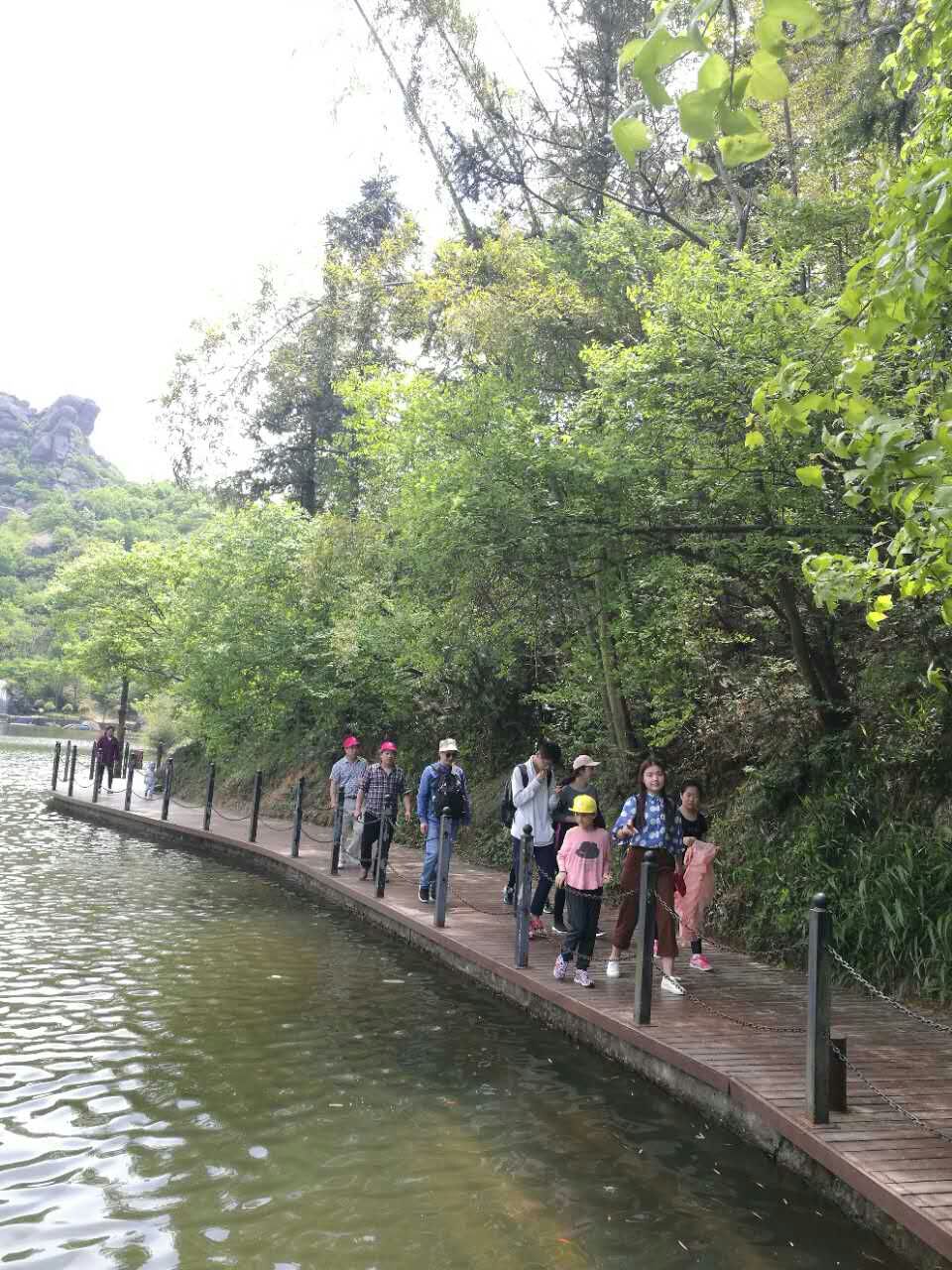 BBIN宝盈装饰巨石山两日游之登山游览巨石山